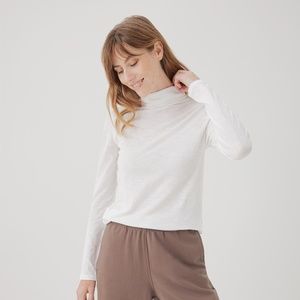 BNWT Pact Women's White Tissue Slub Turtleneck Size: X-Small